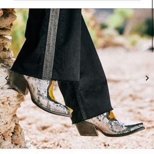 Ariat Yellow Gray White Black Snakeskin Western Ankle Boots Size  9.5